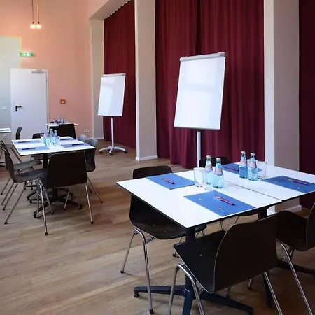 Raumquartier Zum Arbeiten Und Feiern