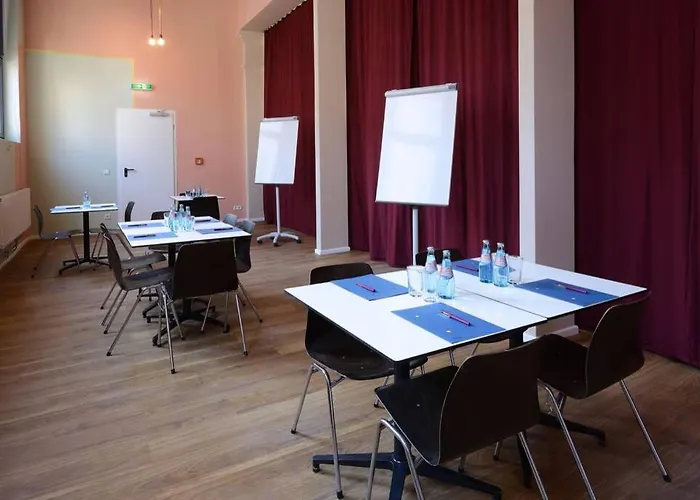 Raumquartier Zum Arbeiten Und Feiern